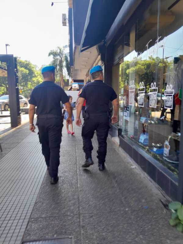 Continúan los controles policiales para evitar la comercialización de productos de pirotecnia 2 WhatsApp Image 2024 12 24 at 11.51.42
