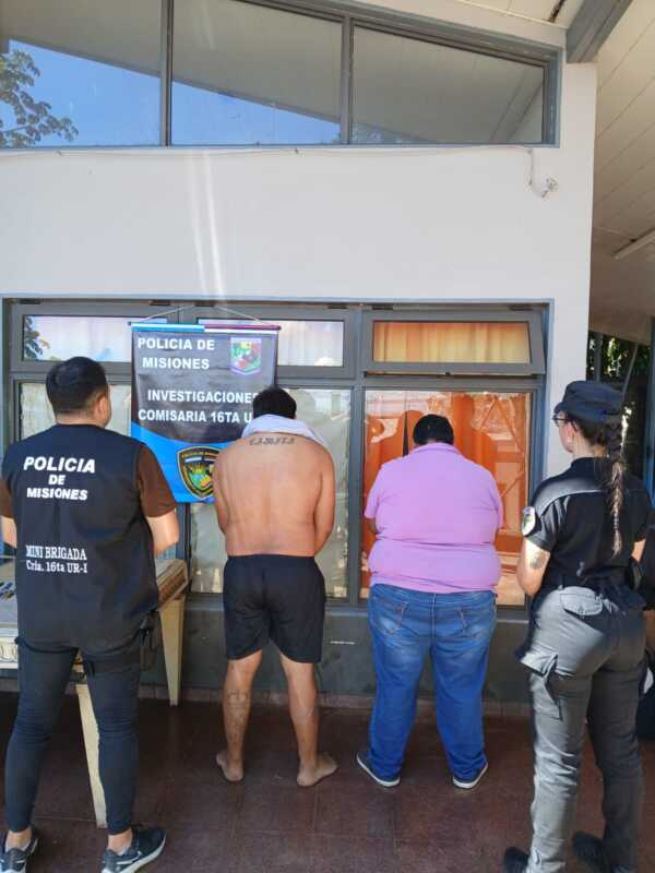 Allanamiento en la Chacra 181 de Posadas: nueve personas detenidas, armas secuestradas y bienes recuperados 3 WhatsApp Image 2025 01 21 at 11.09.39