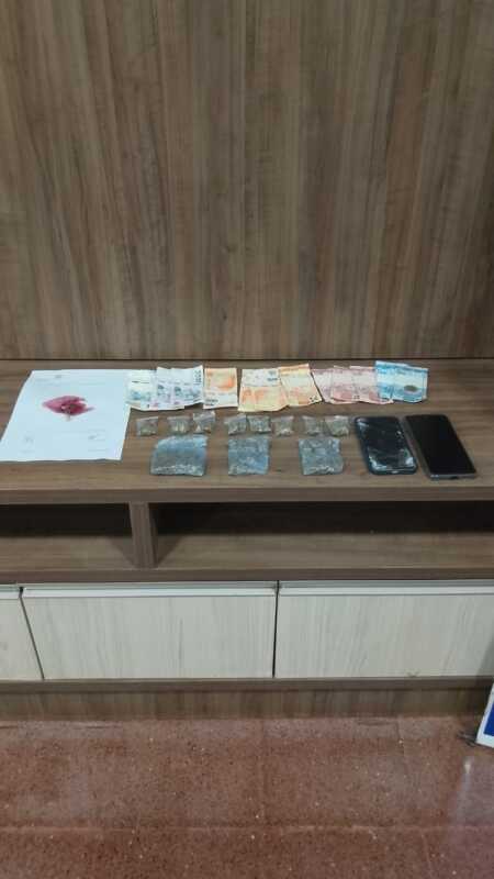 Motonarco fue arrestado con dosis de droga tras persecución policial en Puerto Iguazú 1 WhatsApp Image 2025 03 27 at 08.47.52