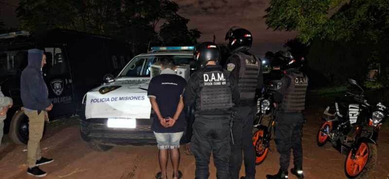 Grupos tácticos desarticularon un aguantadero y punto narco en Posadas 1 WhatsApp Image 2025 04 06 at 19.24.30