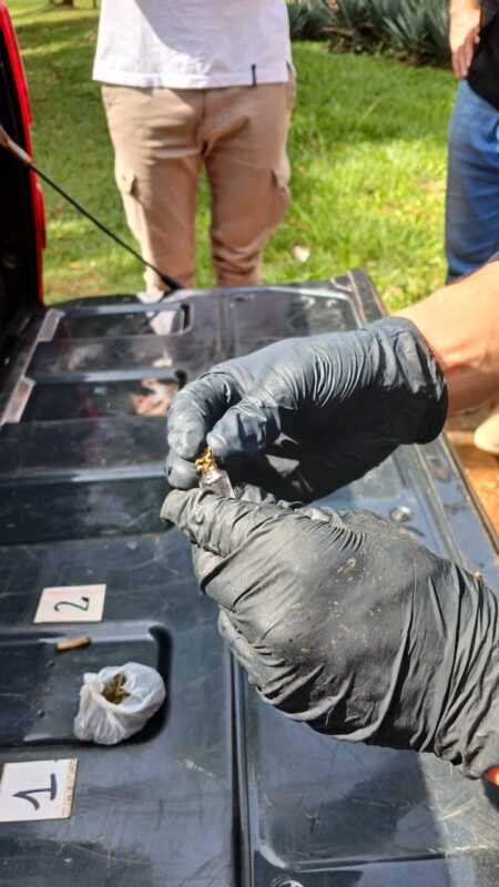 Controles en espacios públicos: cuatro demorados y marihuana incautada en operativos preventivos 1 WhatsApp Image 2025 04 22 at 19.59.39