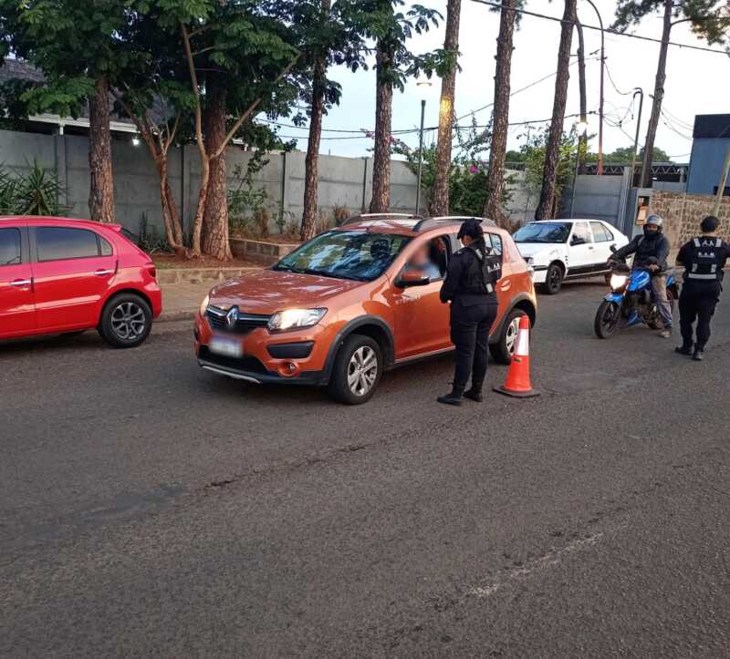 Secuestran 27 motocicletas en operativo de control policial en Posadas 2 WhatsApp Image 2025 04 24 at 20.03.44