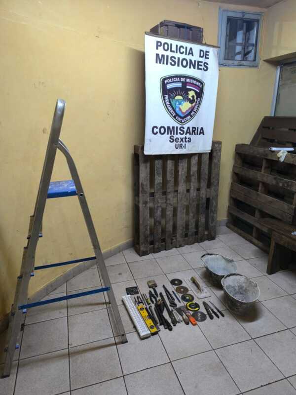 Operativos encubiertos en Posadas: seis delincuentes detenidos y elementos robados recuperados 2 WhatsApp Image 2025 05 13 at 09.34.48