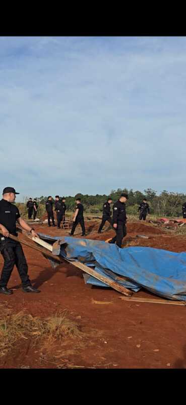 Posadas: dos detenidos por promover la toma ilegal de tierras en el barrio Sol de Misiones 4 WhatsApp Image 2025 05 16 at 11.28.53 1