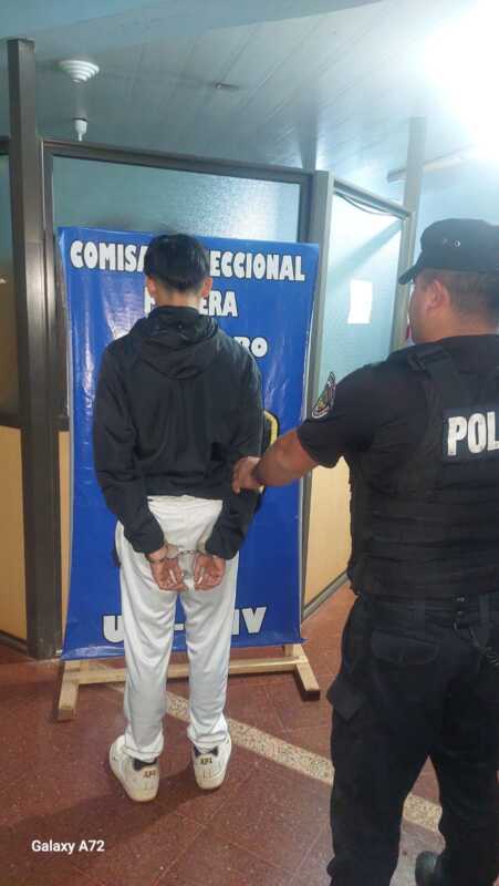 Operativos nocturnos: la Policía detuvo a 9 delincuentes y frustró varios robos en Posadas, Apóstoles y San Pedro 3 WhatsApp Image 2025 05 21 at 11.44.19