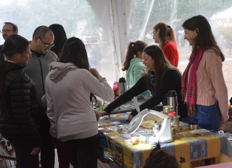 Más de 5 mil personas ya disfrutaron de la Feria del Libro de Posadas 2 WhatsApp Image 2025 06 01 at 09.18.47
