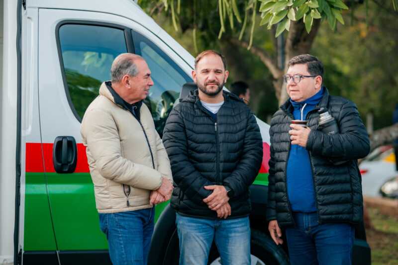 Posadas sumó dos nuevas ambulancias para fortalecer la atención sanitaria 2 WhatsApp Image 2025 06 04 at 11.18.01 1
