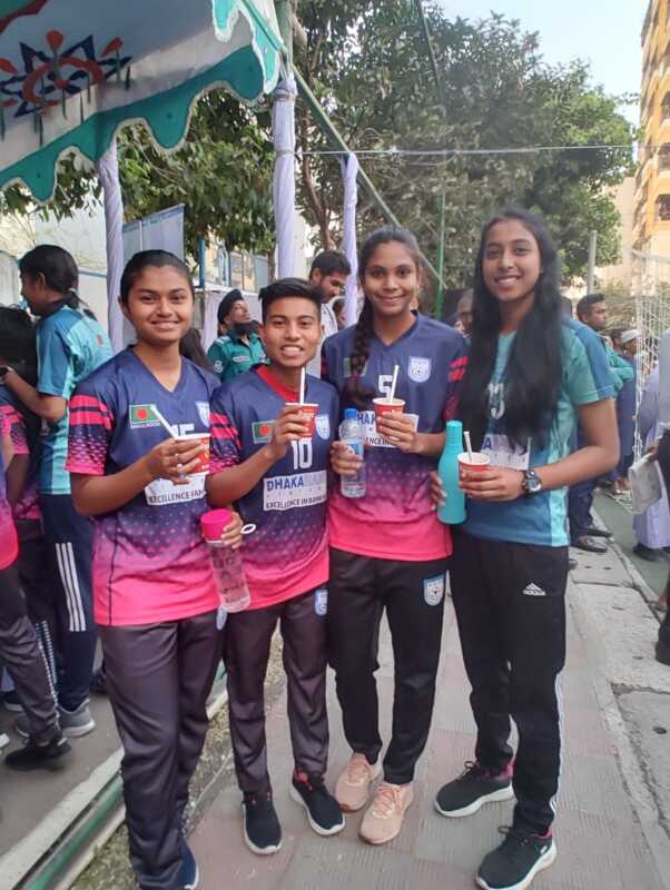 La yerba mate desembarcó en Bangladesh y generó gran aceptación en los jóvenes 3 YERBA MATE 4