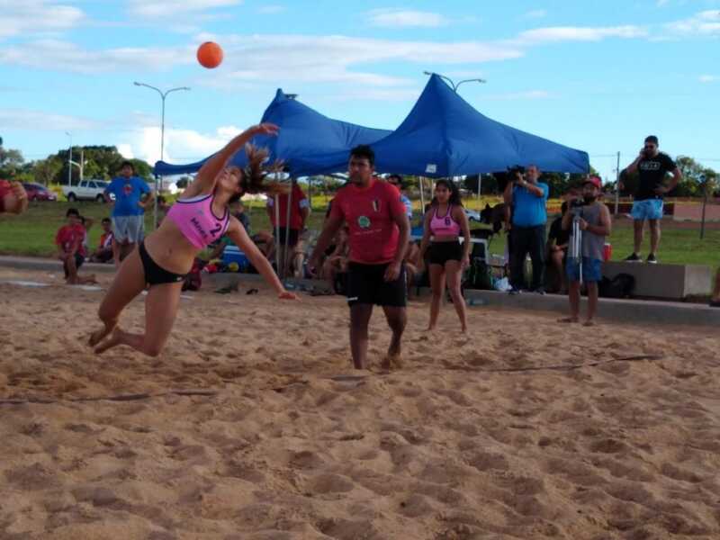 Handball de playa: Oberá se quedó con el torneo del balneario de Miguel Lanús 1 a1