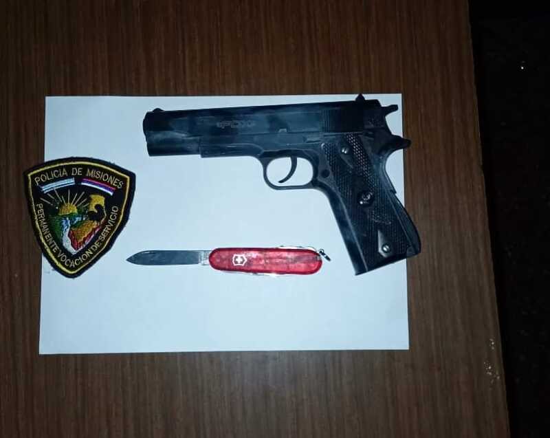 Cuatro adolescentes demorados en un control policial con una camioneta robada y armas 1 adolescentes demorados 2