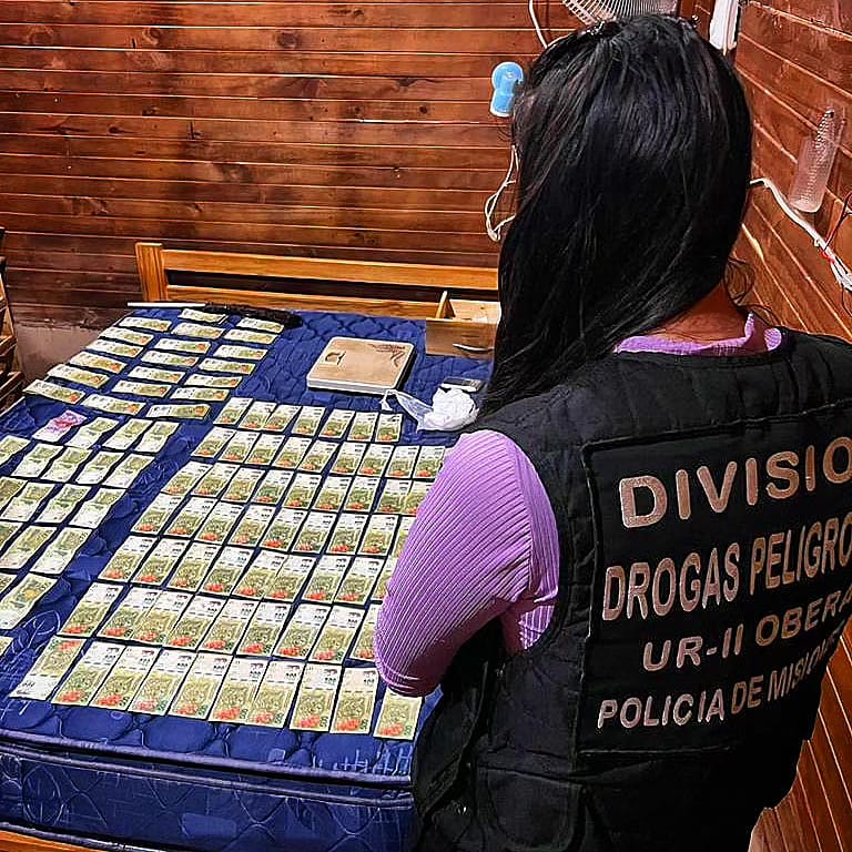 Capturaron a una banda de atracadores en Oberá: secuestraron dólares, reales, droga y vehículos 1 atracadores 2