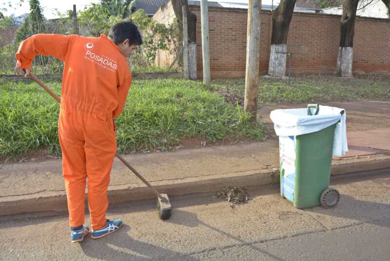 Ubican a Posadas entre las 5 ciudades más limpias del país 1 barrido av san martin 6 1