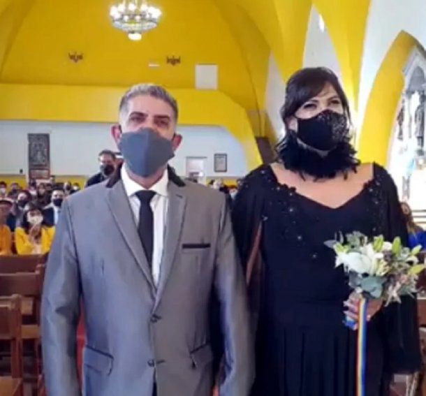 Ushuaia: un hombre y una mujer trans se casaron por iglesia 1 casamientojpg