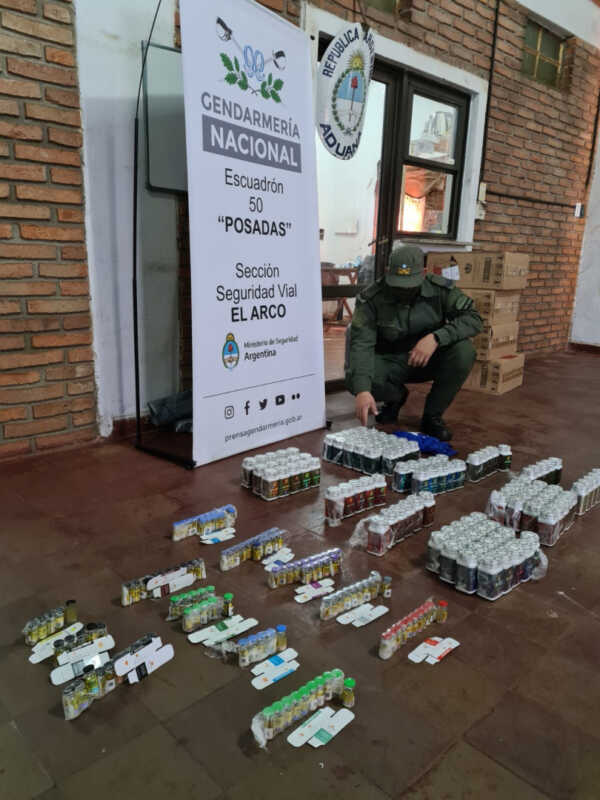 detectan anabolicos y suplementos dietarios ilegales en una encomienda