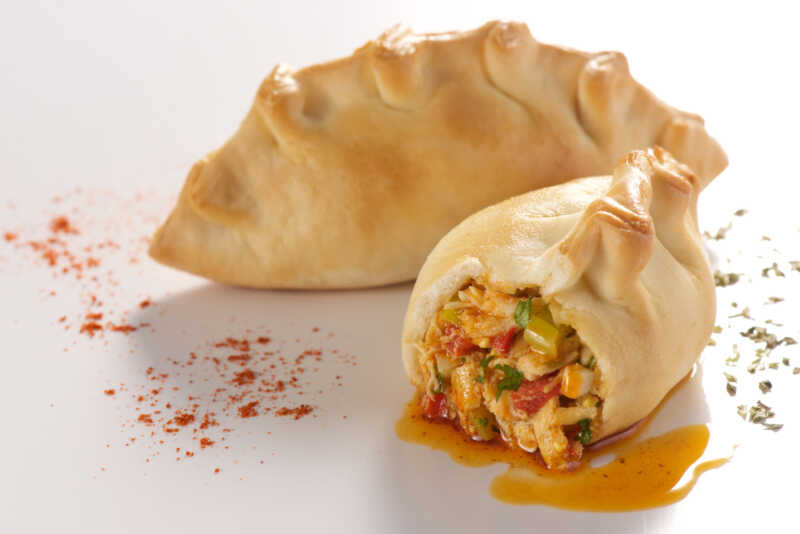 Día de las empanadas: ¿por qué se celebra hoy, 8 de abril? 2 empanadas de pollo