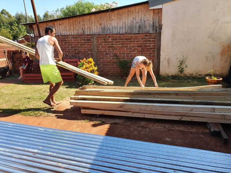 Buenas noticias: el martes empiezan a construirle su casa a María y su familia 1 maria2