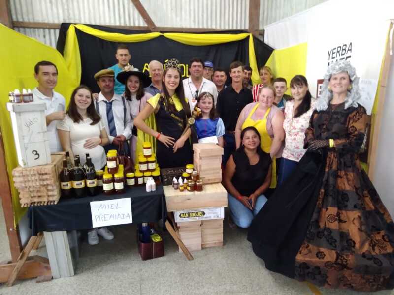 La miel misionera fue premiada en un certamen internacional 2 miel misionera 5