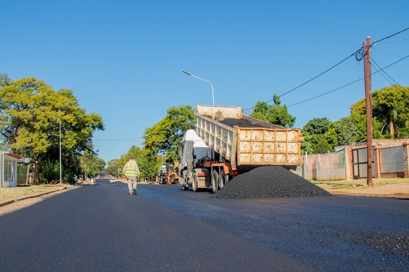 Finalizaron las obras de saneamiento y repavimentación sobre la avenida Centenario 1 munirepav2