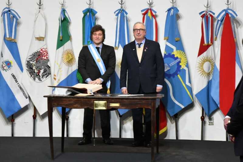 Passalacqua firmó el Pacto de Mayo con Miley y 18 gobernadores 1 passalacqua pacto de mayo 2