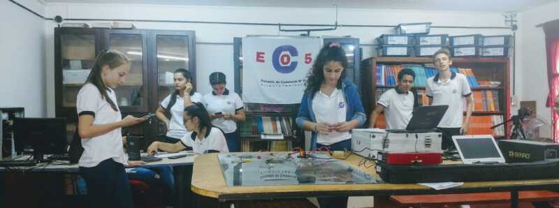 San Javier: estudiantes crean una aplicación móvil para facilitar la comunicación de un compañero sordomudo 1 tapa 1