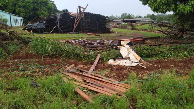 Unas 10 familias fueron asistidas luego del temporal en Posadas 3 tormenta5