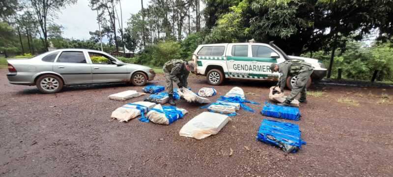 transportaba mas de 280 kilos de marihuana abandono su auto e intento huir 1