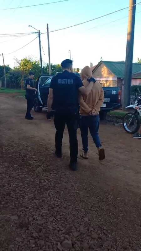 Cuatro detenidos por violento ataque a la policía durante una intervención por un hecho de violencia familiar 1 violencia familiar