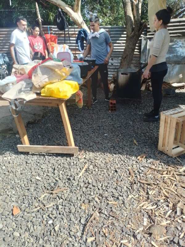 La agrupación “Abriendo Caminos” continúa con su labor barrial y brindó asistencia en los días más fríos 2 WhatsApp Image 2025 07 07 at 13.58.43 2