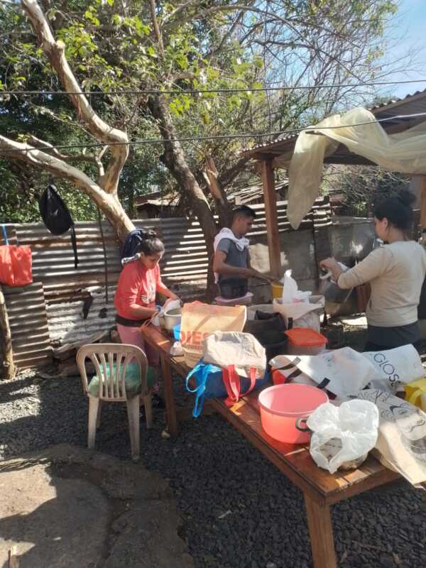 La agrupación “Abriendo Caminos” continúa con su labor barrial y brindó asistencia en los días más fríos 4 WhatsApp Image 2025 07 07 at 13.58.43