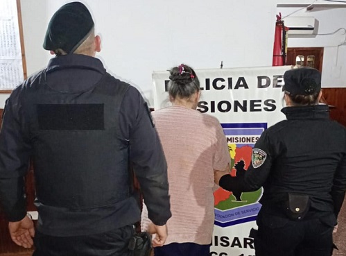 mujer presa