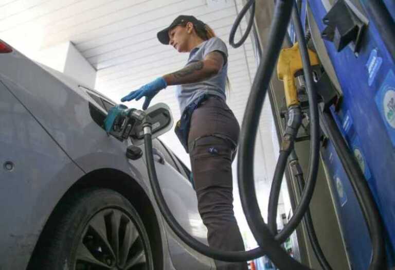 Nación actualizó parcialmente los impuestos a los combustibles y se vienen aumentos