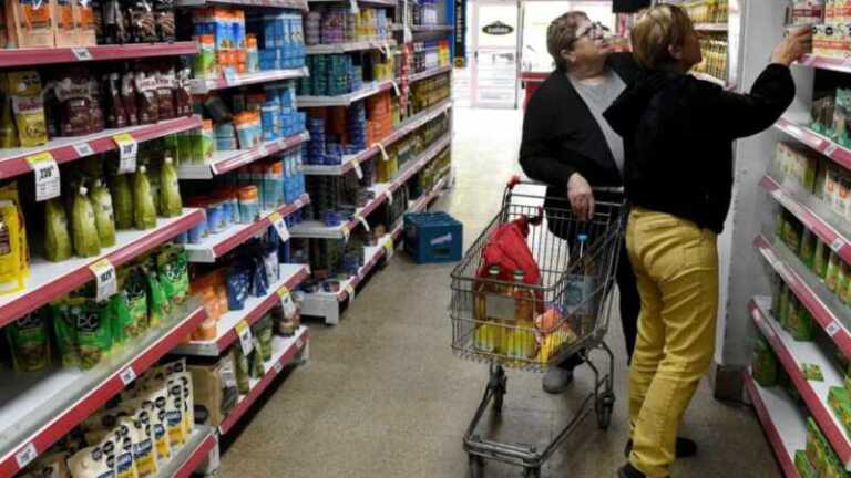 La inflación fue del 1,9% en julio y 36,6% en los últimos doce meses