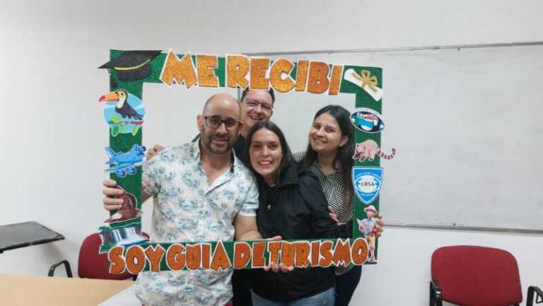 Pionero en inclusión: misionero es el primer Guía Nacional de Turismo sordo