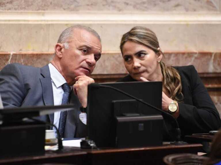 senadores