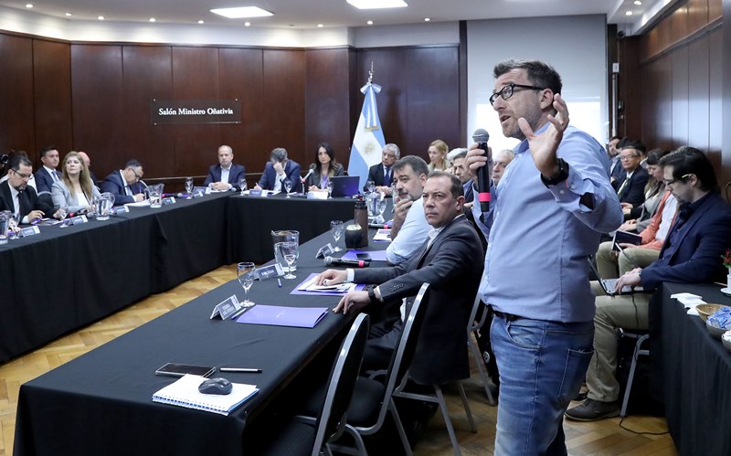 Misiones acompañó en el COFESA la decisión de adelantar la segunda dosis contra el sarampión 1 15 09 25 COFESA 11