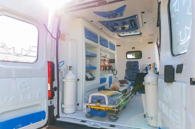 La Provincia entregó 10 ambulancias para reforzar el sistema sanitario en distintos municipios 3 Ambulancia de alta complejidad 2