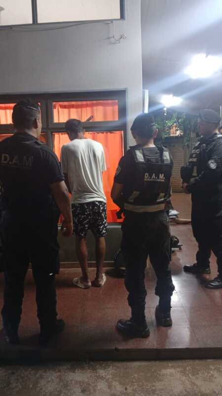 Posadas y Garupá: cinco detenidos, motos y municiones de armas de fuego sucuestradas 1 WhatsApp Image 2025 09 20 at 11.18.25