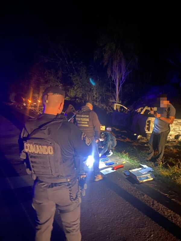 Incautaron marihuana valuada en más de $13 millones dentro de una camioneta en Villa Bonita 1 camioneta con marihuana 1