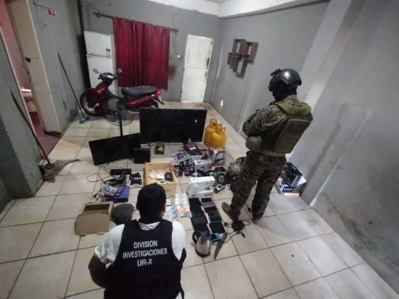 Desbaratan dos narcokioskos en Garupá: secuestran drogas, objetos robados y detienen a "Negrito" 1 garupa 1