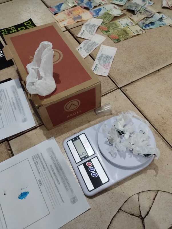 Desbaratan dos narcokioskos en Garupá: secuestran drogas, objetos robados y detienen a "Negrito" 4 garupa 2