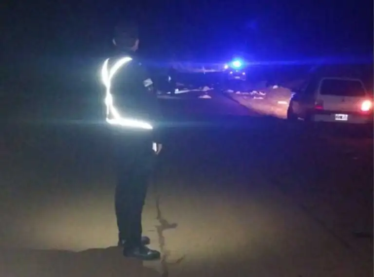 Noticias 13 Se acostaron sobre la ruta y fueron embestidos: un muerto y un herido en 25 de Mayo