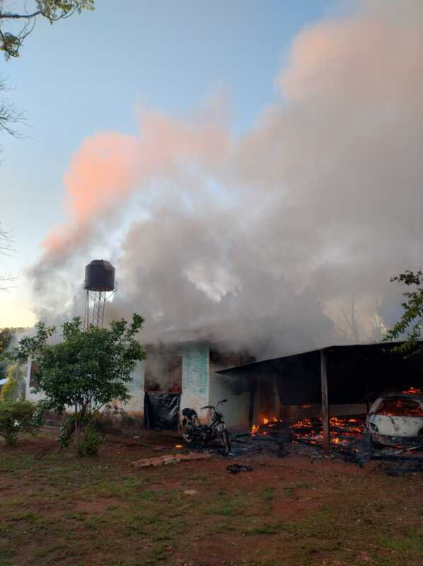 Incendio consumió una vivienda en Concepción de la Sierra: no hubo heridos 1 WhatsApp Image 2025 10 10 at 08.14.48
