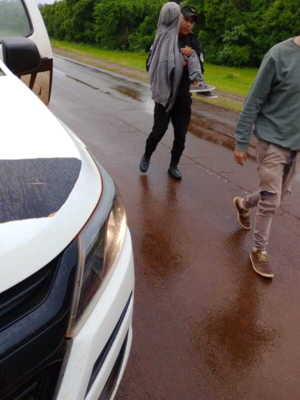 Policías asistieron a un niño con graves quemaduras en la Aldea Iracá Mirí 1 WhatsApp Image 2025 10 28 at 18.56.48