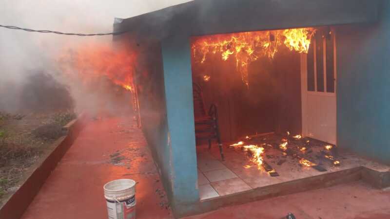 Campo Viera: incendio consumió por completo una vivienda 1 incendio 1 1