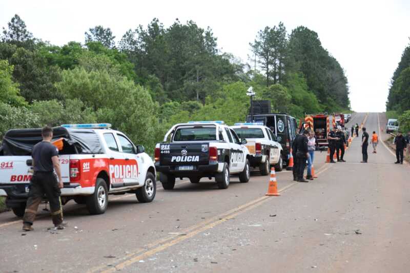 Campo Viera: autoridades provinciales recorren la zona tras un siniestro vial que dejó muertos y heridos 4 recorrida trageda campo viera 6