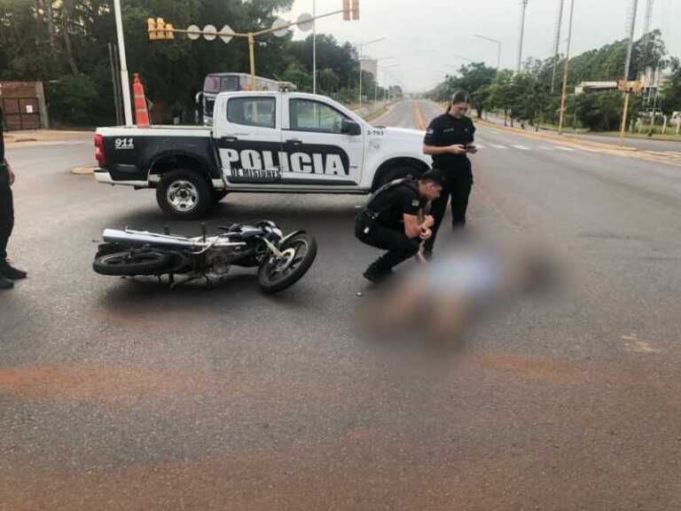 Posadas: choque entre un colectivo y una motocicleta dejó un hombre lesionado