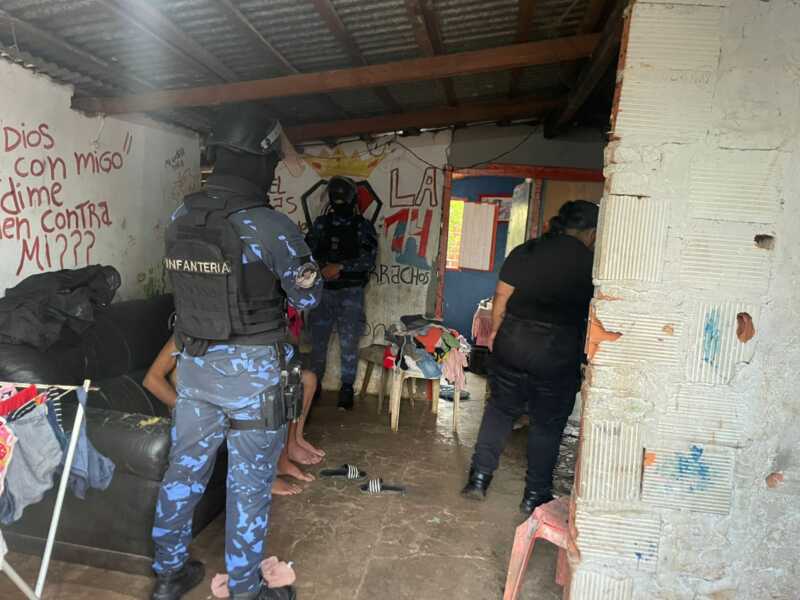 tres detenidos posadas 4