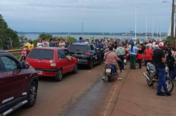 Corte total en el puente Posadas–Encarnación por protesta de paseros paraguayos 4 corte 4
