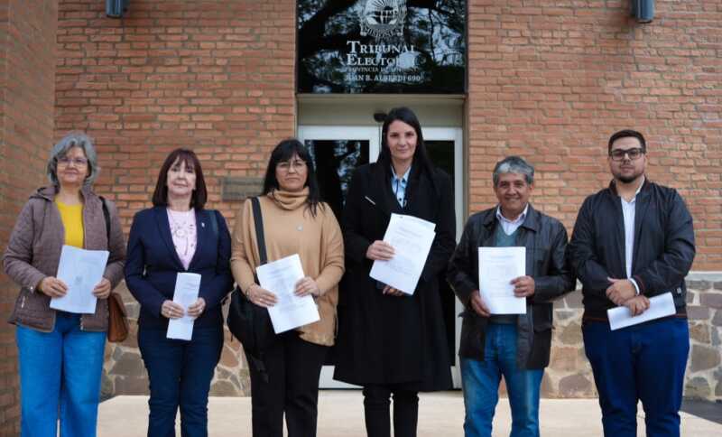 Guerra por las bancas en Misiones: LLA acusó al PRO de querer llevar “la vieja política” a la Justicia 3 bancas 4