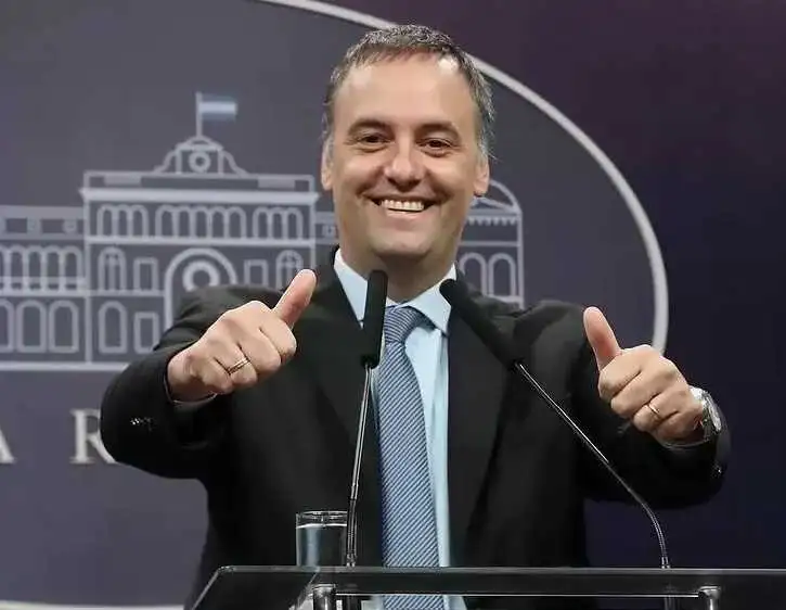 Adorni admitió que ocultó ingresos en sus declaraciones juradas por al menos US$500.000: “Ahorré en negro, como la gente de bien”